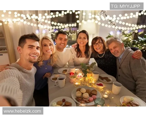 足球明星们的圣诞节欢庆瞬间精彩瞬间尽在这组温馨照片中